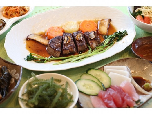 沖縄料理が楽しめる２食付き！